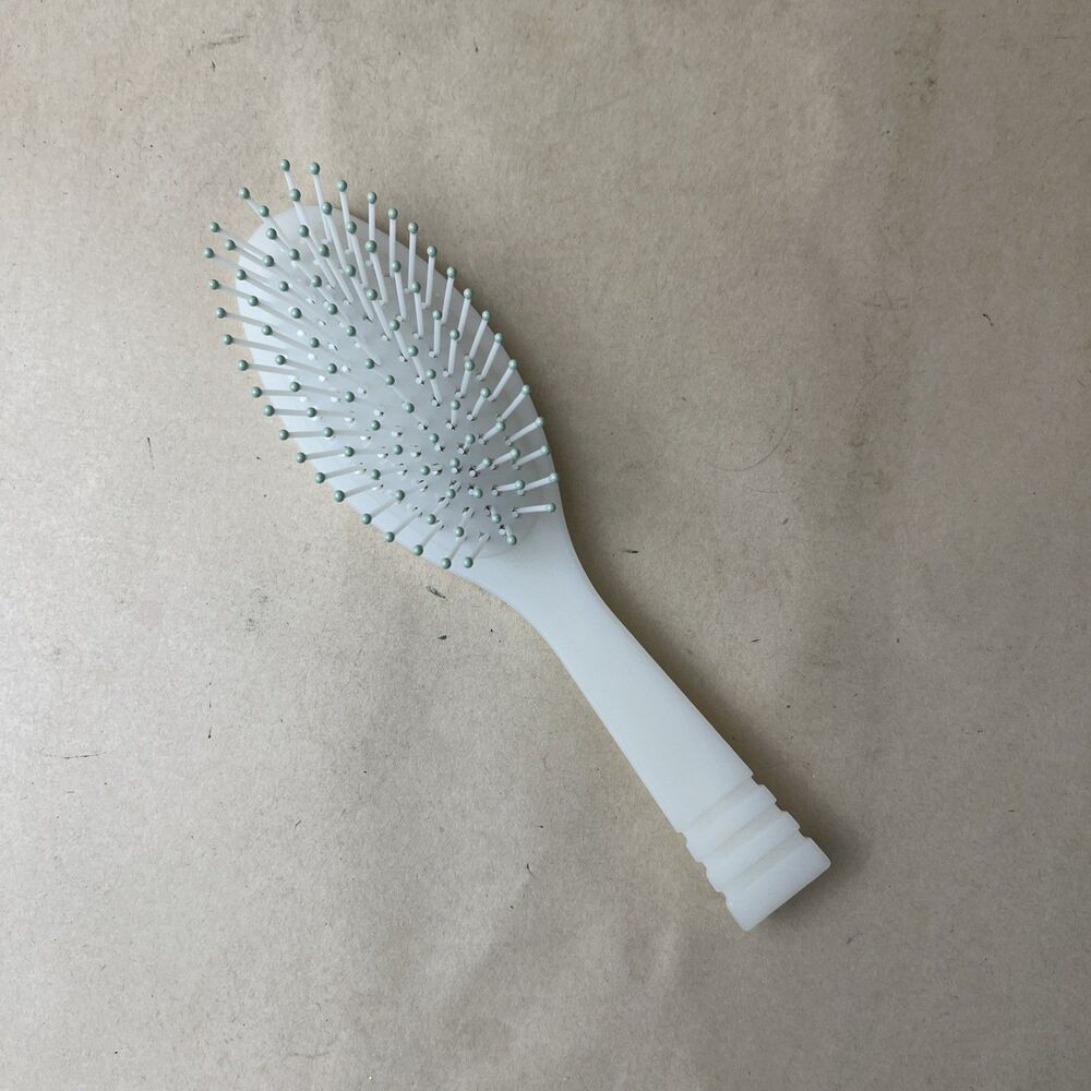 Vintage Clinique Plastic Travel Size Green Ball Tipped Hair Brush White 6.5”‎